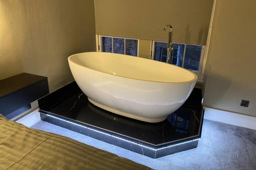 Luxury Royal Mile Boutique 2Bedroom Apartment EDI Eksteriør billede